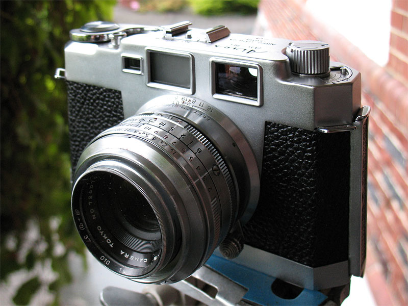 Aires 35-IIIL 35mm rangefinder camera
