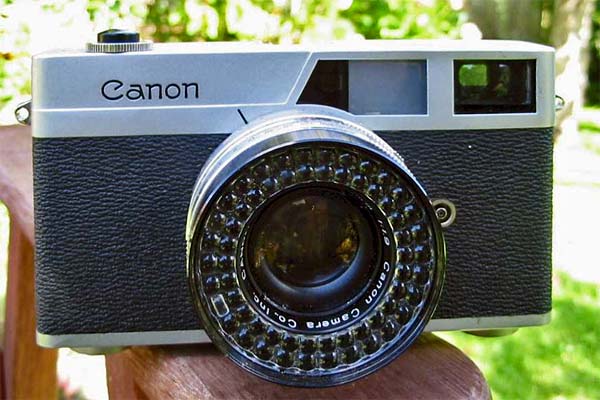Canon Canonet 35mm rangefinder camera