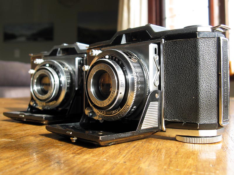 Zeiss Ikon Ikonta 35 folding 35mm camera