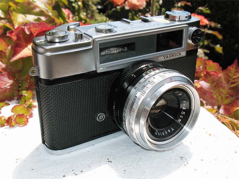 Yashica Minister D 35mm fixed-lens rangefinder camera.