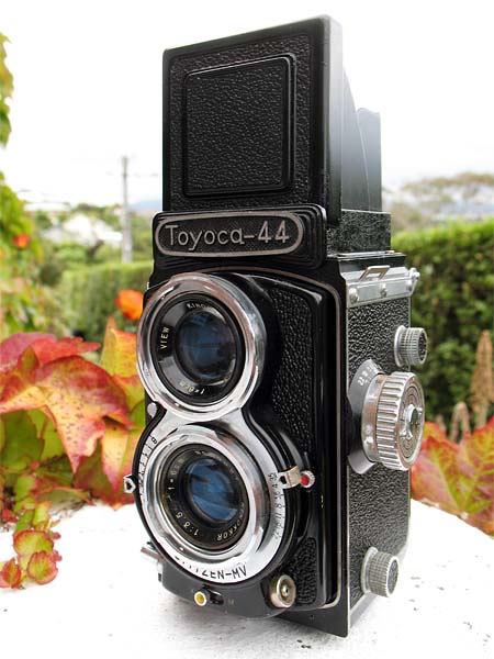 Toyoca-44 TLR camera